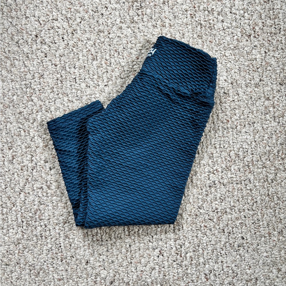 BOOTY BY BRABANTS Croco Skin Cropped Leggings